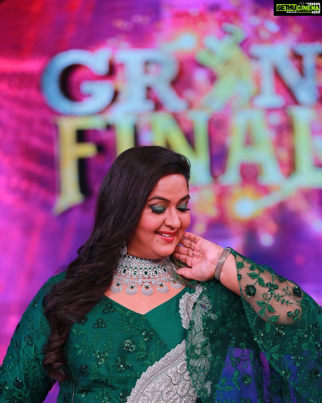 Radha Instagram - Hope you all enjoyed #bbjodi finale on @starmaa Outfit @rekhas_couture Styling @kirthana_sunil Jewellery @aditi_collection Hair accessories @wowhow.in Hair @jilani.shaik14 Makeup @ramesh.babu_makeupartist Annapurna Film Studio