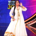 Radha Instagram - My ❤️ goes mmmm mmmm mmmmmm, when it comes to traditional look. Sharing few clicks from my recent shoot #BBJodi in @starmaa telugu. Outfit @rekhas_couture Stylist @kirthana_sunil Jewellry @aditi_collection #radhanair #radha