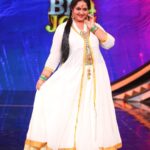 Radha Instagram - My ❤️ goes mmmm mmmm mmmmmm, when it comes to traditional look. Sharing few clicks from my recent shoot #BBJodi in @starmaa telugu. Outfit @rekhas_couture Stylist @kirthana_sunil Jewellry @aditi_collection #radhanair #radha