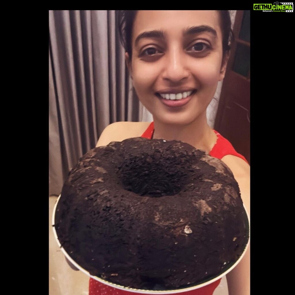 Radhika Apte Instagram - PUNEITES!! I have NOT made this cake- This is to a BIG THANK YOU post 🥰I just ordered this homemade chocolate walnut cake with red wine and ONLY jaggery, no sugar from @kitchen1201pune and this cake is SUBLIME! I’m already half way through.. thank god I took a photo before I devoured it 🤪