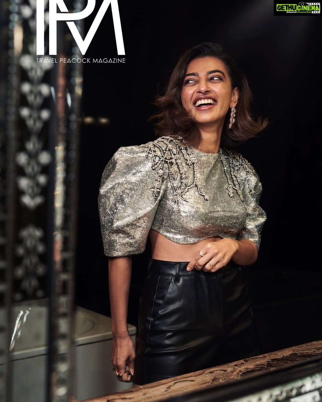 Radhika Apte Instagram - Photographer – @manasisawant Stylist – @who_wore_what_when Assisted by – @d.shubham_j Makeup – @eshwarlog Hairstylist – @jrmellocastro Location courtesy – @stregismumbai Jewellery – @herstoryjewels Radhika’s PR – @think_talkies Wardrobe - @falgunishanepeacock @falgunipeacock @shanepeacock . . . #falgunishanepeacockindia #falgunishanepeacock #thepeacockmagazine #travelpeacockmagazine #falgunipeacock #shanepeacock #fsp #radhikaapte #coverstar #printissue