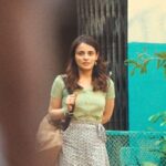 Radhika Madan Instagram - Karti karti ye hadh kardi!🏏 Kacchey Limbu streaming on the Jio cinema app for FREE!♥️ ---------------------------------------------------------------------------- 'Chal Varti' from our movie #KaccheyLimbu is Out Now on YouTube & all the streaming platforms!!🥰♥️ @ayush007 @barmecharajat Directed by: @yogiisjustfine Produced by: #JyotiDeshpande Produced by: @nehaanand21 @pranjalnk Singers: @anshultakkar @jeemainyashika Lyricist: #FaizKhan @officialJioCinema @officialjiostudios @iammangopeople @timesmusichub #KaccheyLimbu #KaccheyLimbuOnJioCinema
