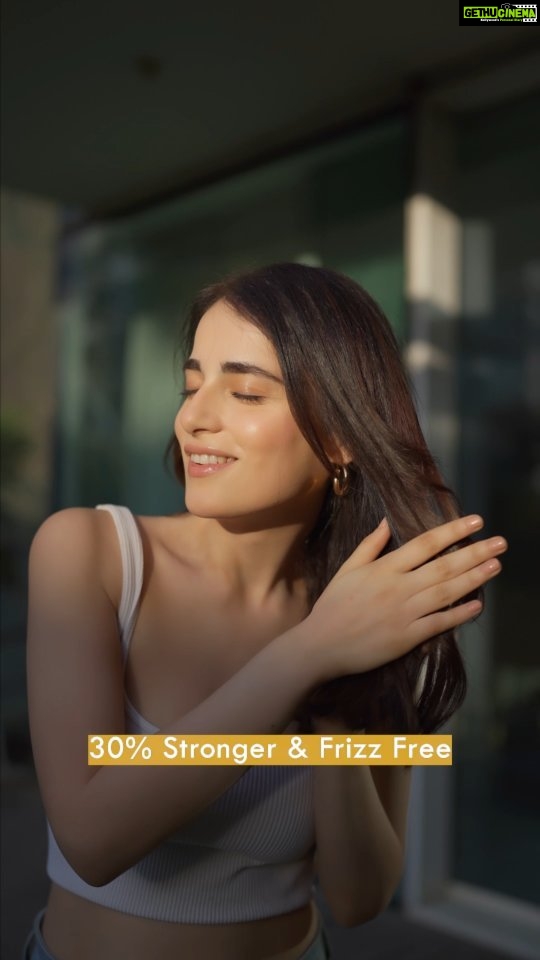 Radhika Madan Instagram - So I decided to try the all new renovated @lorealparis Extraordinary Oil Serum and I absolutely love how my hair feels! I love that it helps eliminate the frizz completely and also helps protect against UV, humidity and pollution. Infused with the goodness of 6 different floral oils, this serum makes my hair 30% stronger and provides 24H shine and softness! #ExOilSerumToShine @lorealparis.india @amazonfashionin #Collab #ExOilSerumToShine #ExOilSerum