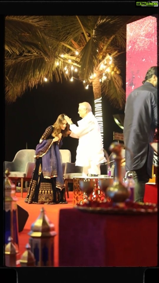 Radhika Madan Instagram - One of the best nights of my life! Gulzar Sahab, Vishal ji and Rekha ma'am❤️Truly transcendental😇 #Mehefil-e-khaas @gulzar.official @vishalrbhardwaj @rekha_bhardwaj @aasmaanbhardwaj