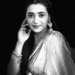 Radhika Muthukumar Instagram - 🖤🤍 #simar #ssk2 #sasuralsimarka2 #colorstv