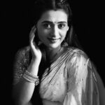 Radhika Muthukumar Instagram - 🖤🤍 #simar #ssk2 #sasuralsimarka2 #colorstv