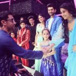 Radhika Muthukumar Instagram - No caption required when you meet mr perfectionist😁 Glad to meet you sir 💗 #amirkhan ….#toofan Do watch Dance Deewane Junior Grand Finale tonight at10.30pm Only on colors @colorstv