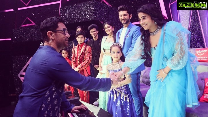 Radhika Muthukumar Instagram - No caption required when you meet mr perfectionist😁 Glad to meet you sir 💗 #amirkhan ….#toofan Do watch Dance Deewane Junior Grand Finale tonight at10.30pm Only on colors @colorstv