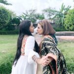Radhika Muthukumar Instagram - Chitra vs Simar Aur jyada dhamal dekh e ke liye dekhte rahiye #sasuralsimarka2 mon to sat at 6:30 pm only on @colorstv #ssk2 #simar #chitra #reelsinstagram #reels #reel #humdosher #attitude #matters #livelovelaugh