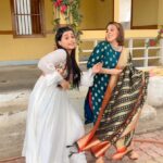 Radhika Muthukumar Instagram - Haste haste chal yaar chal jaldi kar 2 mnt main sirf dance krna hai Le phir hum dono @radhikamuthukumar_official #dance #2min #beats #reelsinstagram #reels #reel #simar #chitra #radhika #vibhabhagat #ssk2 #vibes