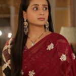 Radhika Muthukumar Instagram - Simar’s expression game is always strong 💪🏼 ❤️ #sasuralsimarka2 @radhikamuthukumar_official @colorstv