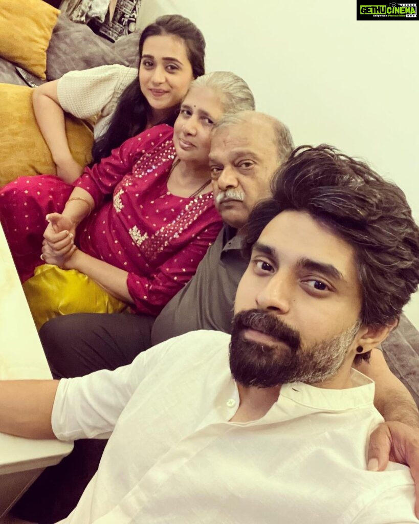 Radhika Muthukumar Instagram - My family My everything ❤️ @sanctimonious_fanatic @gomathimuthukumar Papa♥️ #instapost #instafamily #instagood #instahappy #radhikamuthukumar