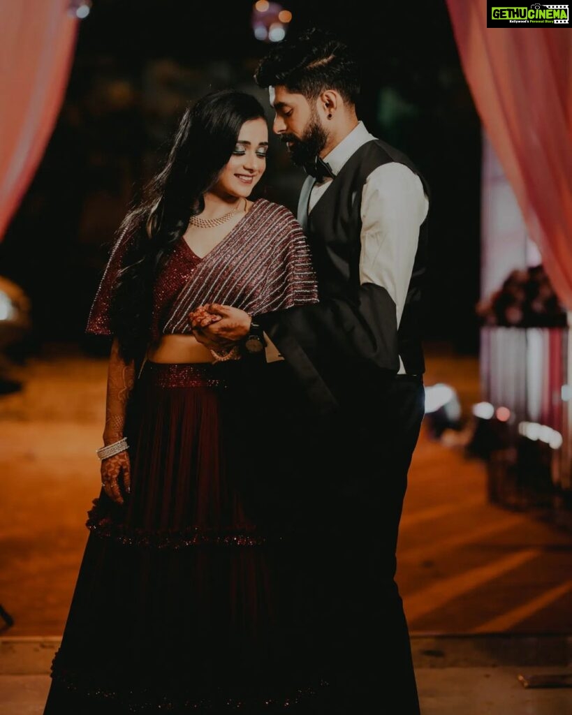 Radhika Muthukumar Instagram - I look at you and see the rest of my life in front of my eyes !!❤️🤗 Happy Anniversary, love!!