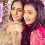 Radhika Muthukumar Instagram - Rise and shine✨ @tanyasharma27 #rimmisimmi #reema #simar #ssk2 #sasuralsimarka2 #sisterlove