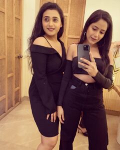 Radhika Muthukumar Instagram - There is something beautiful about the unforced bonds the energy is real
@itsshubhanshisingh 💗
#simar #aditi #ssk2