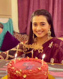 Radhika Muthukumar Instagram - And the celebration continues ❤️❤️❤️
@tanyasharma27 
@jayatibhatia 
@avinashmukherjee_ 
@karansharmaa_official 
@itsshubhanshisingh 
@colorstv 
@rstfofficial 

Thank you everyone for so much love💓

#sirav #siravforever #reevaan #ssk2 
#colorstv #voot #vootselect #simar #aarav #reema #vivan 
Thank you 🙏🏻 💓

And not to forget thank you @thebakeroommumbai for sending us such lovely cake😍😍