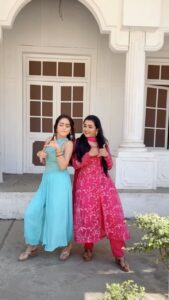 Radhika Muthukumar Instagram - You really think #reemisimi won’t fall for this trend? 🙄 kacha pakka badam
.
.
Watch ssk2 from Monday to Saturday at 6:30pm only on tv!!! 
@rstfofficial  @colorstv #kachabadam #trend #ssk2 #tanyasharma #radhikamuthukumar