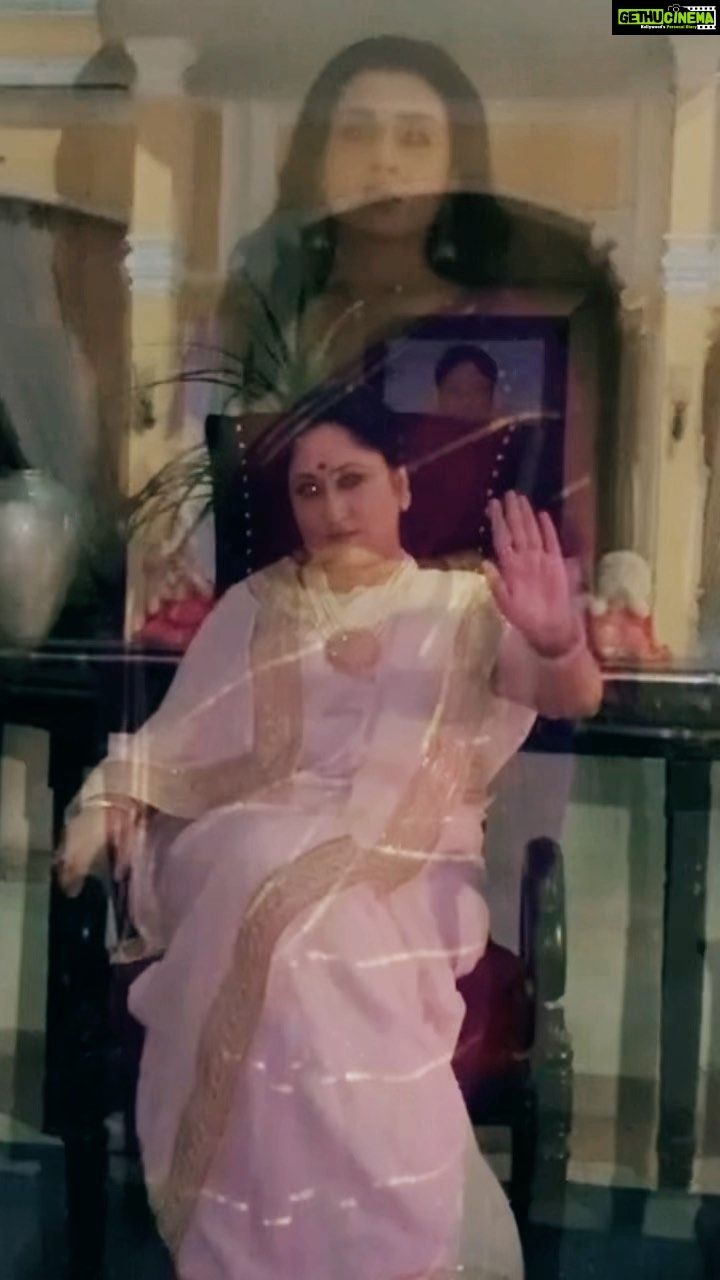 Radhika Muthukumar Instagram - Geetanjali Devi Vs Simar @jayatibhatia @radhikamuthukumar_official Kya Simar GD ka Dil aur oswal parivar ka pyar Jeet payegi …. Inki taqrar kya tar main badal payegi Dekhte rahiye #sasuralsimarka2 for more #twist & #turn daily Mon To Sun 6:30 pm only on @colorstv VC :- @vibha_bhagat #ssk2 #badimaa #simar #twist #turn #bts #colours #fiction #drama #hindi #family #show #love #bond #relationshipgoals