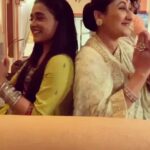 Radhika Muthukumar Instagram - I love you badima❤️❤️🥰🥰 Posted @withregram • @jayatibhatia Aapki pyaari #BadiMa aur aapki #parampyaari #Simar purey dil sey aap sabka #shukriya kartey hain... Aapka aur humaara ye #6months ka saath badhtey badhtey kai kai #years ka saath ban jaaye..yahi #manokaamnaa hai.. Thank you so much all your #love & #support .. Keep watching full on dramatic episodes of #SasuralSimarka2 @6.30pm every Mon-Saturday only on @colorstv @radhikamuthukumar_official