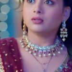 Radhika Muthukumar Instagram - Kya sukh shanti se ho paayegi Oswal parivaar mein yeh shaadi? 🥲 Dekhiye #SSK2, Mon-Sat shaam 6:00 baje, sirf #Colors par. #VootReels @radhikamuthukumar_official @tanyasharma27