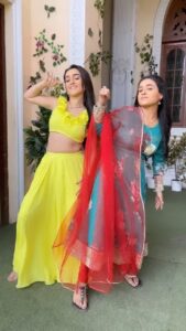 Radhika Muthukumar Instagram - Hum batamiz nahi hain humein majboor kiya jata hain😂😝 #reels #explore #reelkarofeelkaro #trendingreels #reemisimi #tanyasharma