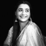 Radhika Muthukumar Instagram - 🖤🤍 #simar #ssk2 #sasuralsimarka2 #colorstv