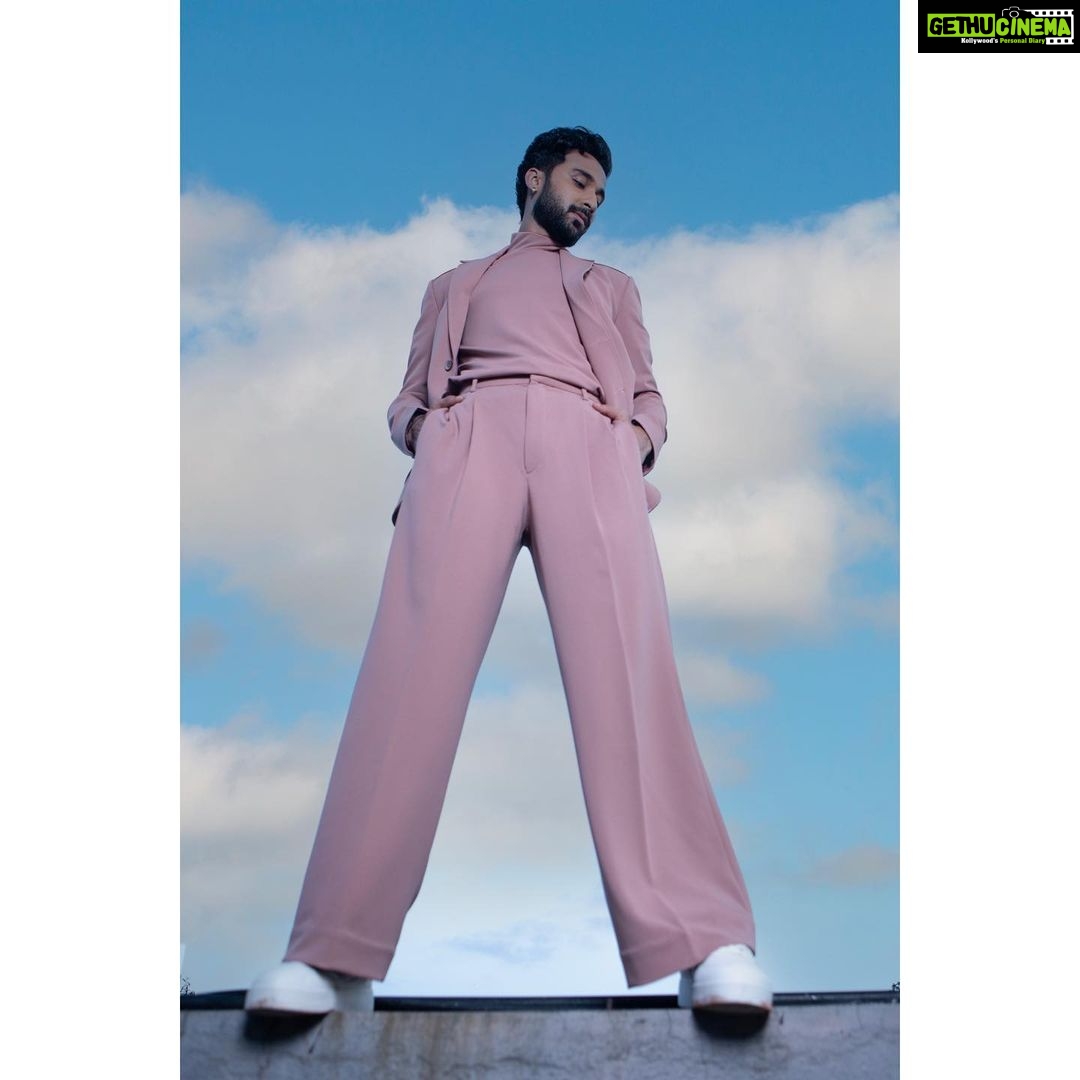 Raghav Juyal Instagram - 🦩 Managed by - @yog_nardekar & @eshita_nimkar Shot by - @porusjain Styled by - @iamkenferns Hair stylist - @hairby_vijaylimbachiya Make up artist - @kondvilkarsuhas Driver - @arjunp822 Managing company - @blueorchidentertainment Mumbai, Maharashtra