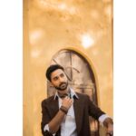 Raghav Juyal Instagram - Bunn samosa lollipop desi boys on the top , Sat Sunday raat 9.30 baje , #thekapilsharmashow , dekhenge na? #kisikabhaikisikijaan Managed by - @blueorchidentertainment Styled by - @iamkenferns Photographer - @rishabhkphotography Make up - @kondvilkarsuhas Hair - @hairby_vijaylimbachiya Driver - @arjunp822