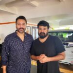 Rahman Instagram - എത്രാമത്തെ പിറന്നാൾ എന്ന് ചോദിക്കുന്നില്ല. ഒരു ചേട്ടനെ പോലെ ഞാൻ സ്നേഹിച്ച് തുടങ്ങിയിട്ട് 39 വർഷം പിന്നിട്ടു എന്ന് മാത്രം അറിയാം. കളിയും അല്പം കാര്യവുമായി തുടങ്ങിയ നാളുകൾ... മറക്കാനാവാത്ത ഓർമ്മകൾ... Enjoy this wonderful day... Happy birthday dearest. Love u so much that u will never know . Stay fit , stay blessed. Aameen. #supertstar #mohanlalfans #mohanlal #celebrity #celebritybirthday #brotherlove #malayalamactors #mollywood #Tollywood #bollywood #kollywood #hollywood