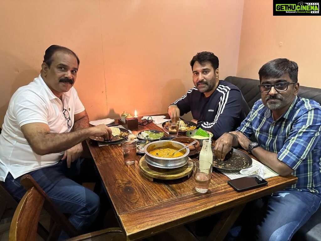 Rahman Instagram - What a night. What voluptuous tasty dinner. It’s my 3rd tine here. One of the finest go to restaurants in Calicut. Nadan grub to my heart. The Shap