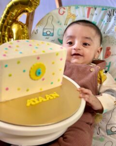 Rahman Instagram - "Sometimes the smallest things take the most room in your heart." 
Hi friends, meet Jr .

#baby #babyboy#love #babylove