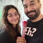Rahman Instagram - Was wondering , why no Valentine roses and surprisingly my baby gal surprises me with loads of hugs and a Rose. Thank you lulu. U made my day.