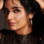 Rajisha Vijayan Instagram - Gold and glitter today because it is @shafishakkeer ‘s birthday! 💫🌟 Clicked by birthday boy Styling @styledbysmiji Glam @samsonlei_hair_and_makeup