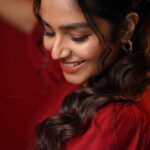 Rajisha Vijayan Instagram - Who said Red can’t be fun! ♥️ @house_of_vandy @jiksonphotography @rizwan_themakeupboy