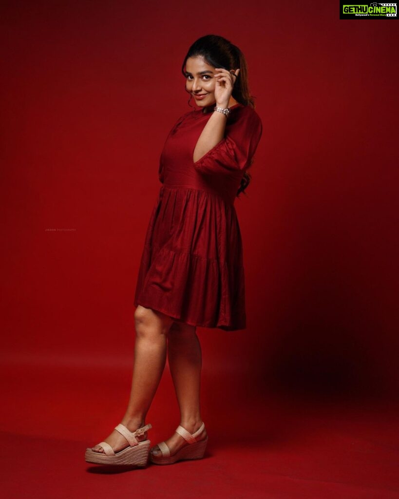 Rajisha Vijayan Instagram - Who said Red can’t be fun! ♥ @house_of_vandy @jiksonphotography @rizwan_themakeupboy