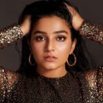 Rajisha Vijayan Instagram - Adding some glitter to the feed 💫 🌟 @shafishakkeer @styledbysmiji @samsonlei_hair_and_makeup