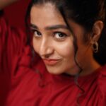 Rajisha Vijayan Instagram - Who said Red can’t be fun! ♥️ @house_of_vandy @jiksonphotography @rizwan_themakeupboy