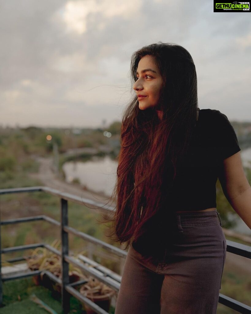 Rajisha Vijayan Instagram - Sunset over sunrise 🌄 @i_m_vyshnav 📸
