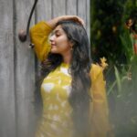 Rajisha Vijayan Instagram - Yellow paper daisy 🌼 @chambrayandco @styledbysmiji @merin__georg @neethu_makeupartist STEAM n MUGS The global gastronomy