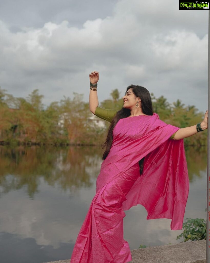 Rajisha Vijayan Instagram - இரவும் போனது… பகலும் போனது… மன்னன் இல்லையே கூட… இளைய கன்னியின்… இமைத்திடாத கண்… இங்கும் அங்குமே தேட… ♥️ @i_m_vyshnav
