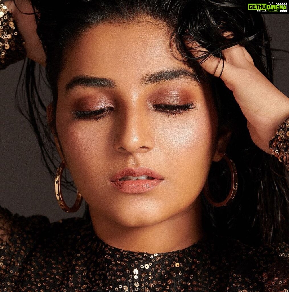 Rajisha Vijayan Instagram - Monday sparkles 💫✨