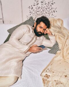 Ram Pothineni Instagram - Congratulations @_deepthee_ on launching the Men’s Collection..can’t wait to try out more.

Styling by @jukalker 
Shot by @eshaangirri 
Decor by @designsanctuary.ind
Earcuff by @kavyapotluriofficial