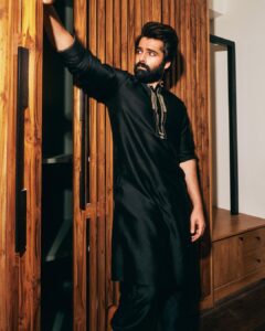 Ram Pothineni Instagram - Black is a Mood..yeah? 

Wearing @_deepthee_ 
Styling by @jukalker 
Shot by @eshaangirri 
Decor by @designsanctuary.ind 
Accessories by @kavyapotluriofficial