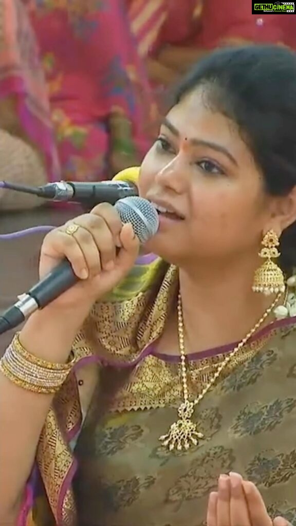 Ramya Behara Instagram - So happy and blessed to have performed in Puttaparthi for Ugadi 🙏🏻 sharing some moments with y’all from the concert.❤️ #puttaparthi #ugadi #devotion #profound