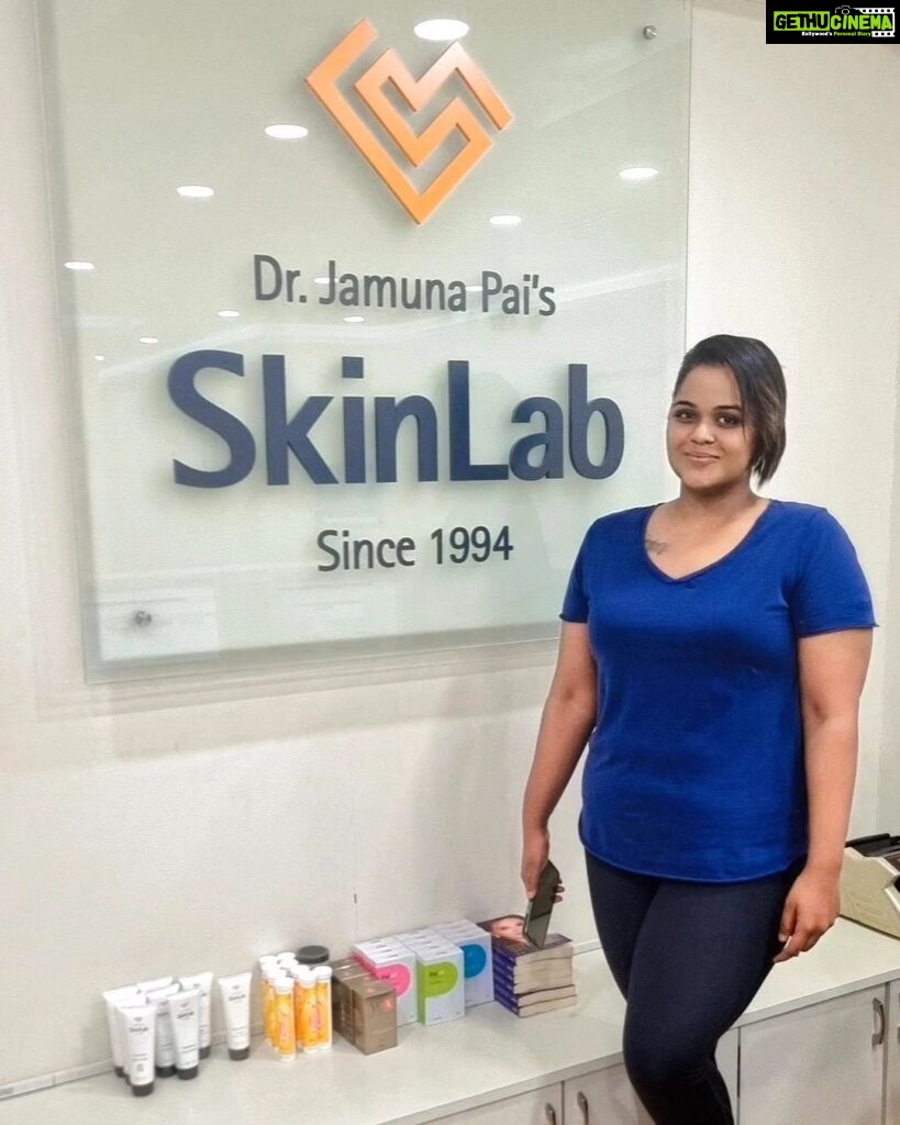 Ramya NSK Instagram - The best foundation you can wear is glowing healthy skin & the best place to achieve that is #Skinlabchennai #Skinlabindia Visit them to know in detail about their range of treatments for Acne, Pigmentation, Skin tightening, Fat reduction and Unwanted hair growth Also don’t forget to enquire about the Anniversary OFFERS Contact - *7358400400* *SkinLab by Dr. Jamuna Pai,* Khader Nawaz Khan road, Nungambakkam