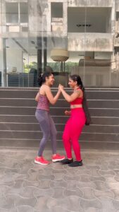 Ramya Subramanian Instagram - An unexpected rain can do a lot of things !!😅♥️🙈🌧️💃🏻 

#HappyMonday doing dance fitness with @arrowin1112 ♥️♥️♥️

📸 - @manipriya_n