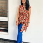 Ramya Subramanian Instagram - Here’s a smile and hello just for you all with the #Vaathi team from Hyderabadddu !!🙋🏻‍♀️😄 #VaathiPromotions Outfit - @merasalpret 💇🏻‍♀️ - @madhapurmanea