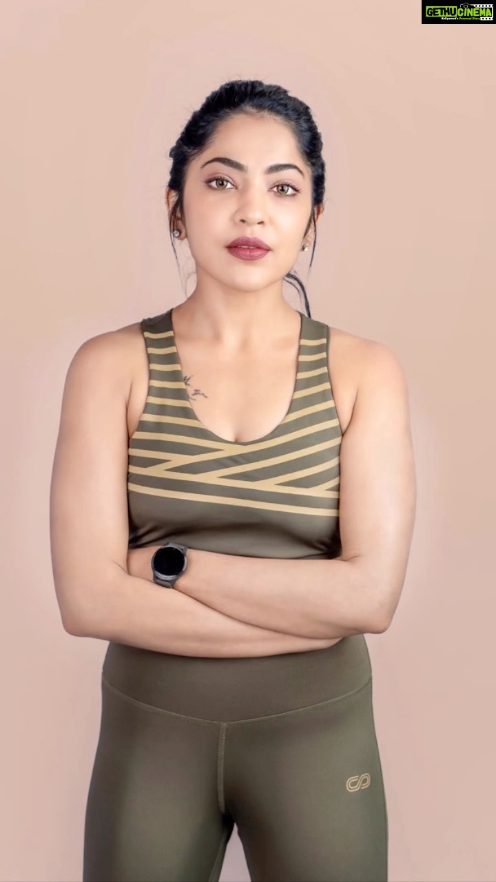 Ramya Subramanian Instagram - If you have been living the same year over and over,take a chance to be different this year . Itβs going to be worth it I promise you π―ππ»β₯οΈ. πΈ - Lakshman @amarramesh Activewear - @silvertraq π - @vurvesalon #NewYearNewGoals #Transformation #WednesdayWisdom