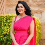 Ramya Subramanian Instagram - In case you din’t notice,I was also there in the previous post !😜🙋🏻‍♀️ 📸 - @sinty_boy Saree - @tashithreads Jewellery - @pradejewels Makeup and Hair - @toniandguyindia