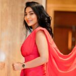 Ramya Subramanian Instagram - In case you din’t notice,I was also there in the previous post !😜🙋🏻‍♀️ 📸 - @sinty_boy Saree - @tashithreads Jewellery - @pradejewels Makeup and Hair - @toniandguyindia